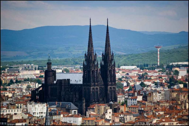view of clermont-ferrand from the parc de montjuzet6.jpg